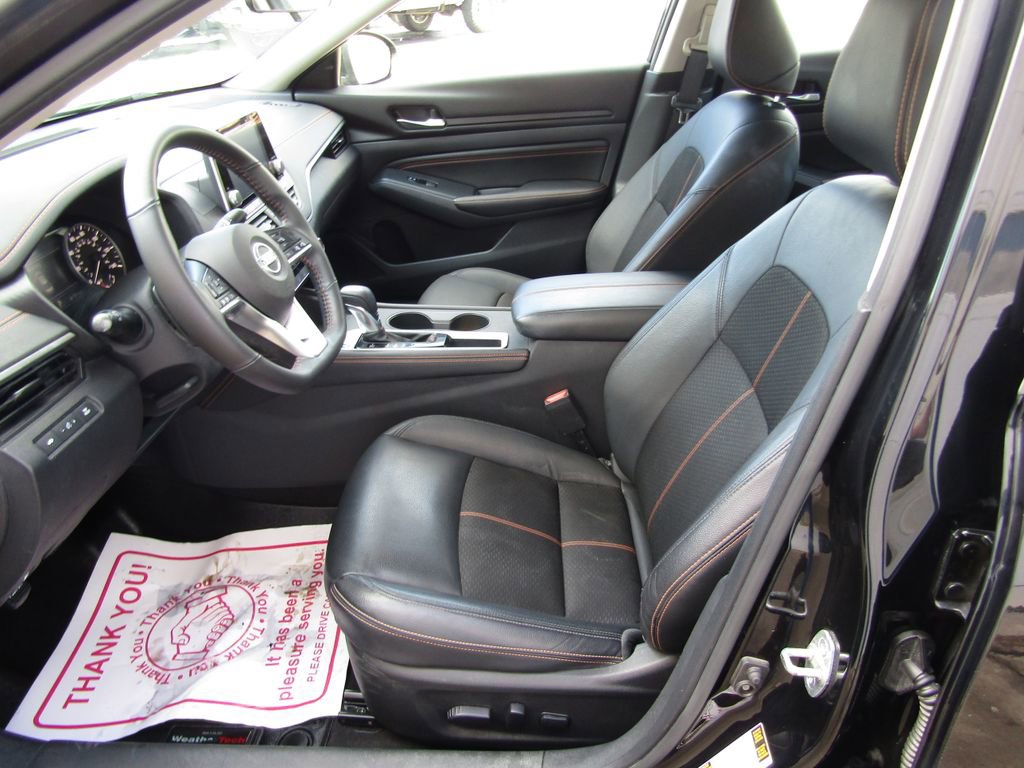 Used 2022 Nissan Altima 2.5 SR w/ Midnight Edition Package FWD image 19