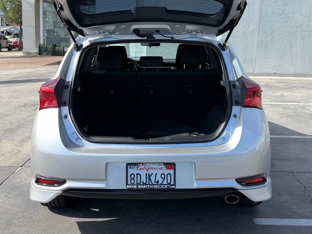 Used 2018 Toyota Corolla iM image 10