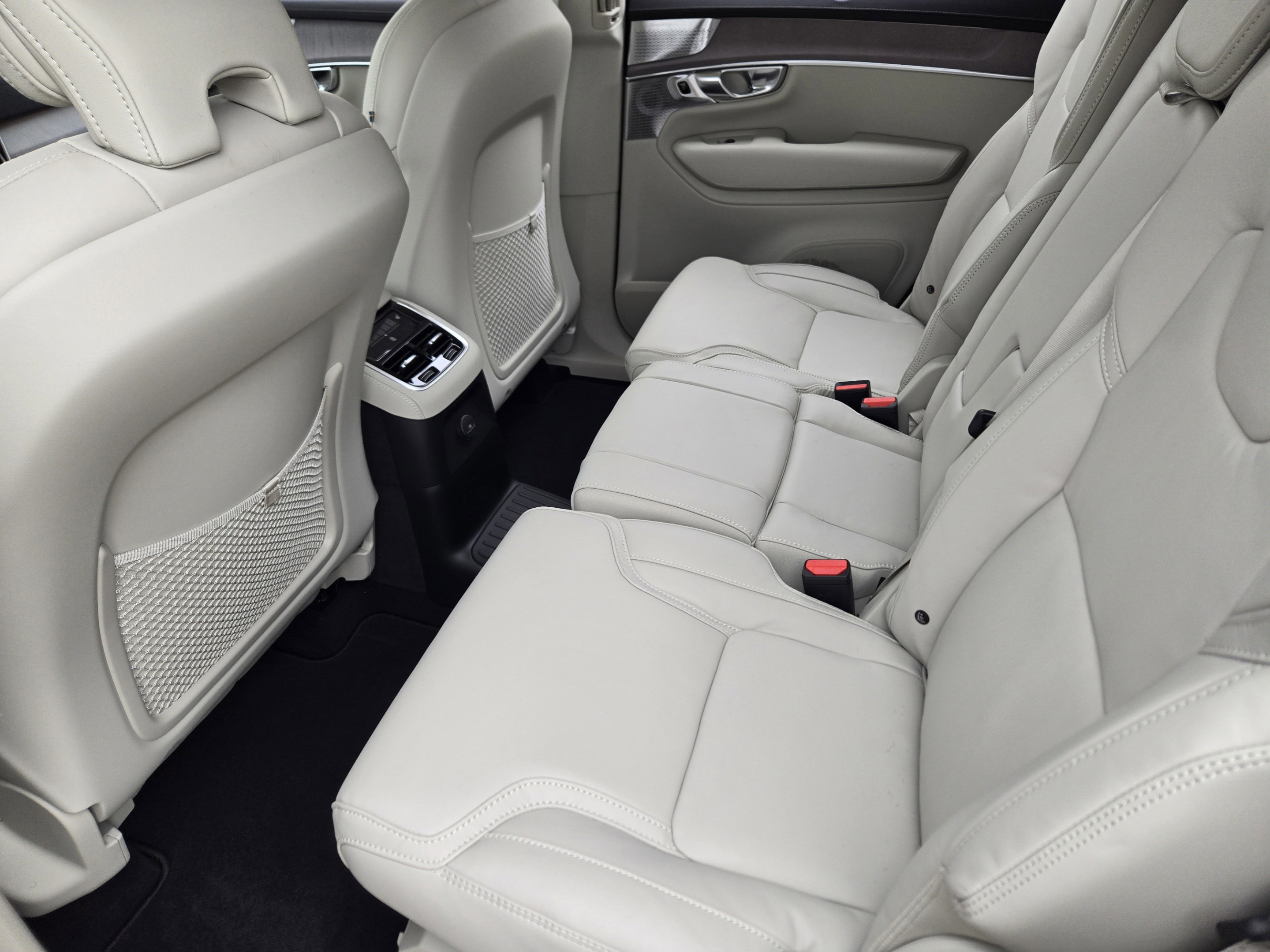 New 2026 Volvo XC90 T8 Ultra w/ Protection Package Premier AWD/4WD image 23