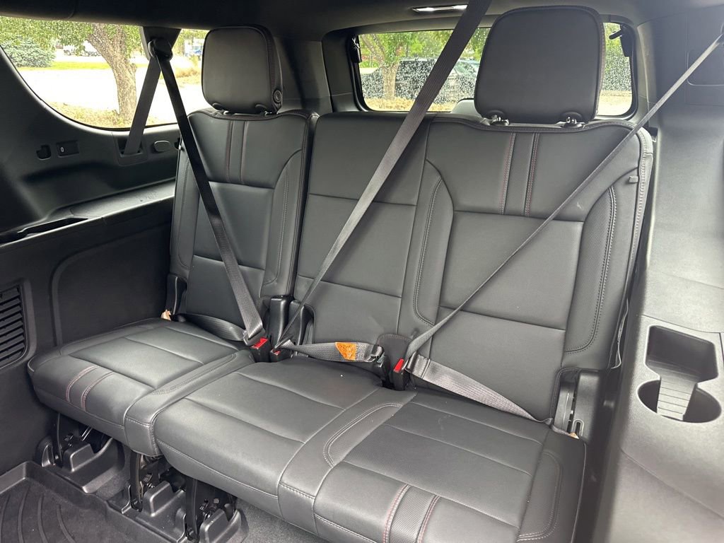 Certified 2022 Chevrolet Suburban RST w/ Luxury Package AWD/4WD image 22