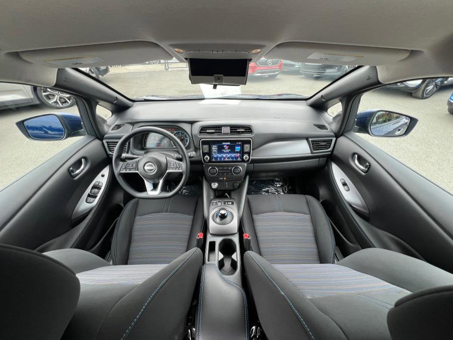 Used 2025 Nissan Leaf S image 21