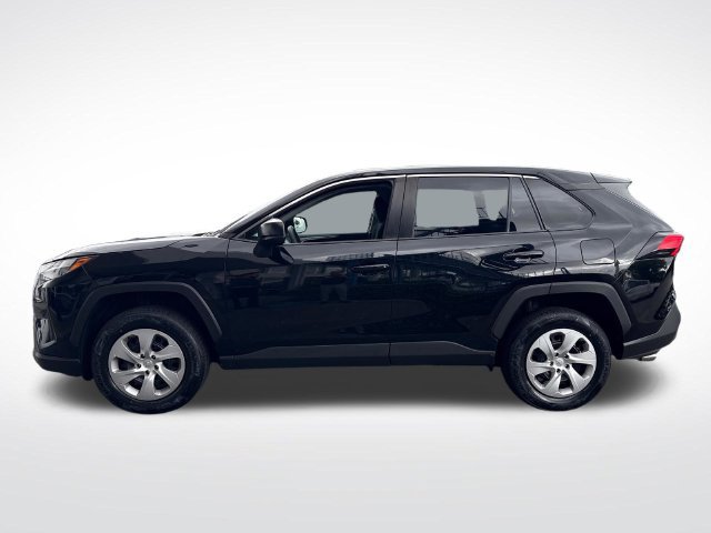 Used 2023 Toyota RAV4 LE AWD/4WD image 2