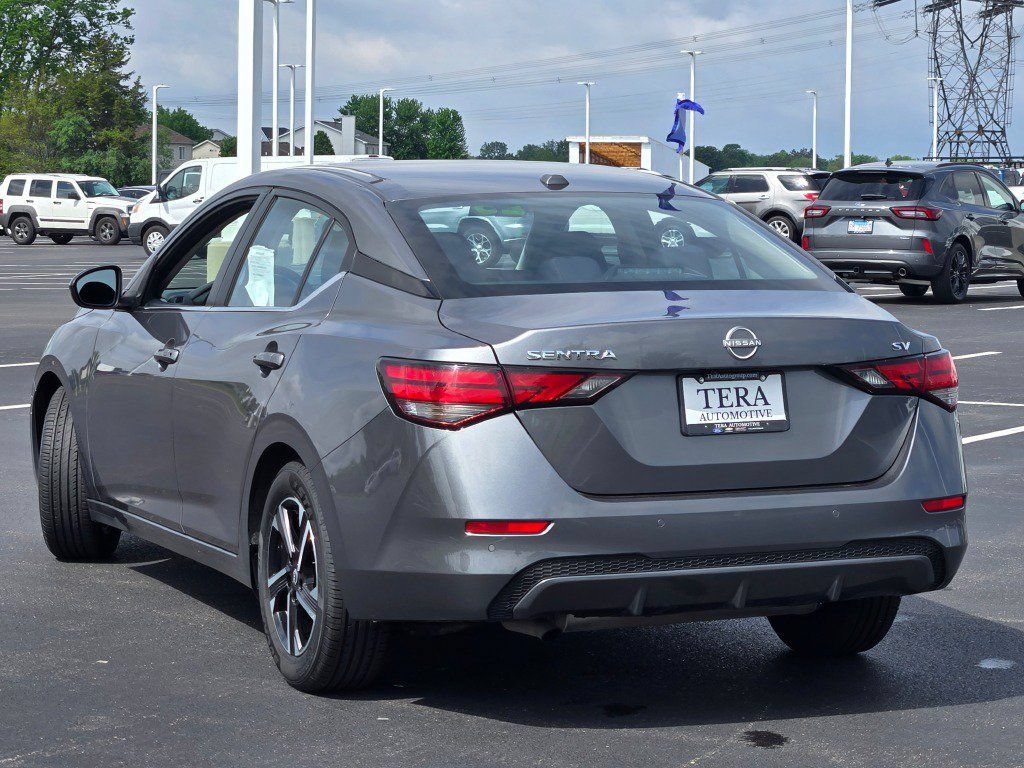 Used 2024 Nissan Sentra SV FWD image 14