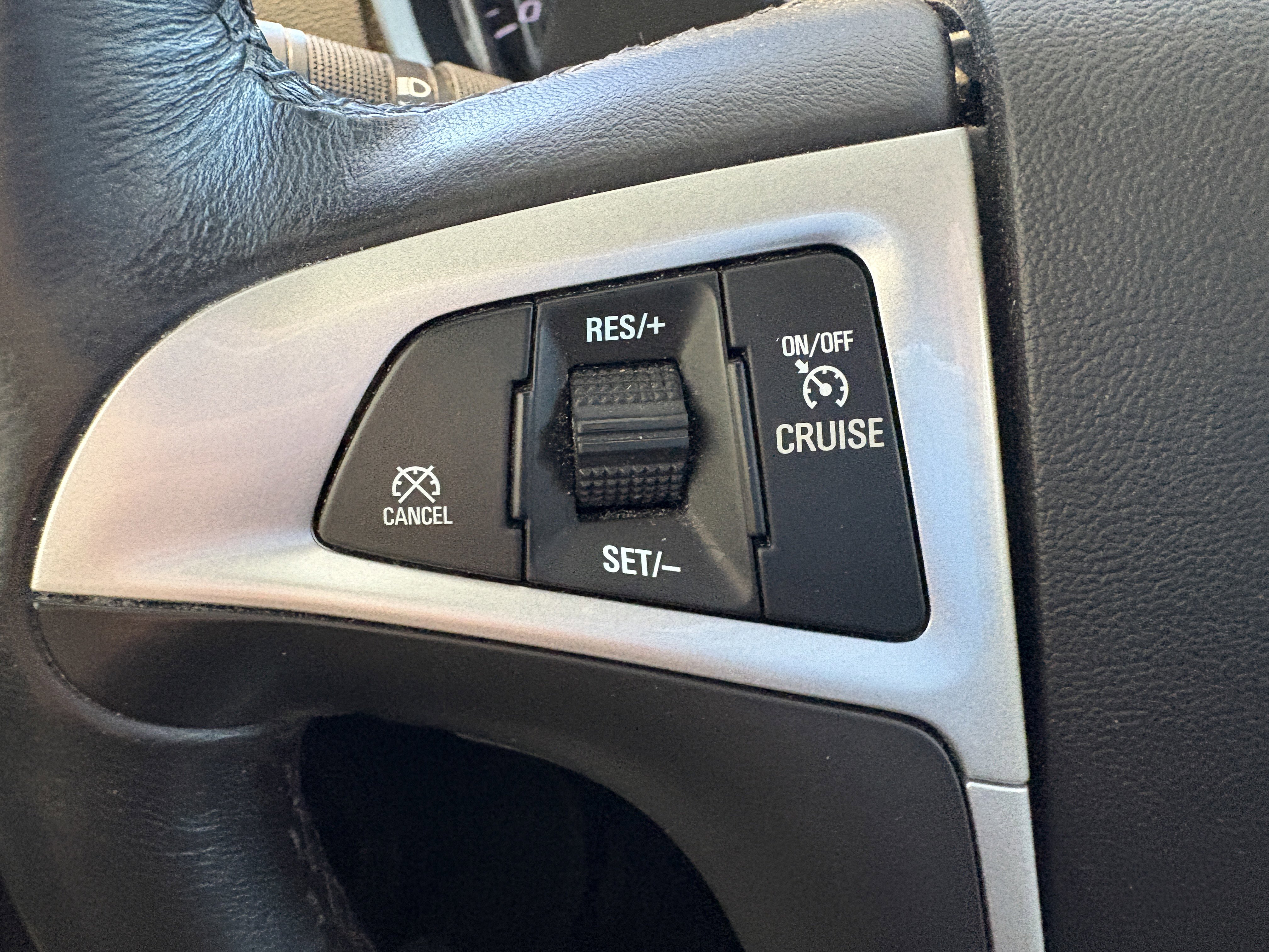 Used 2016 Chevrolet Equinox LTZ w/ Enhanced Convenience Package image 12