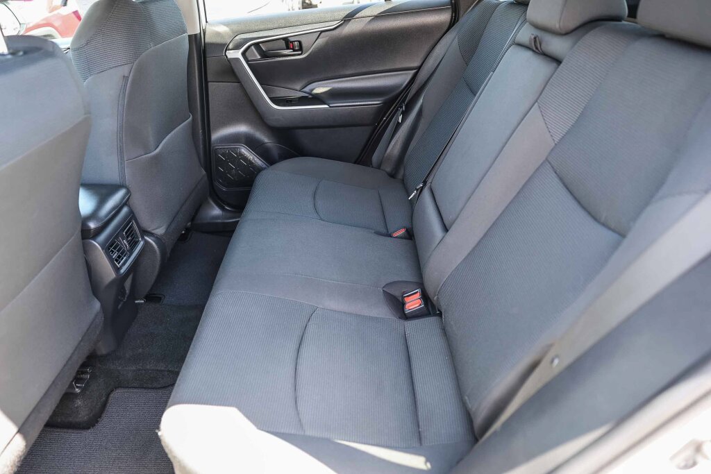 Certified 2021 Toyota RAV4 LE AWD/4WD image 8