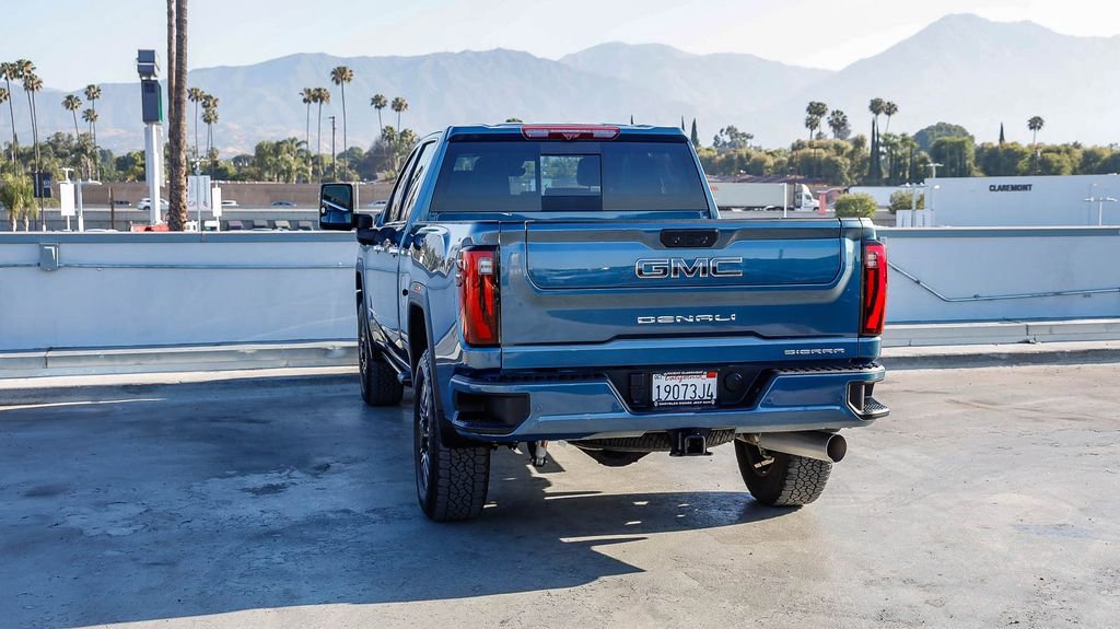 Used 2025 GMC Sierra 2500 Denali Ultimate AWD/4WD image 7