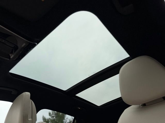 Used 2025 Mercedes-Benz GLC 300 4MATIC image 61