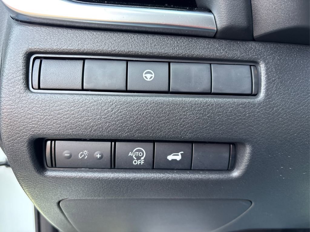 Used 2024 Nissan Rogue SL image 37