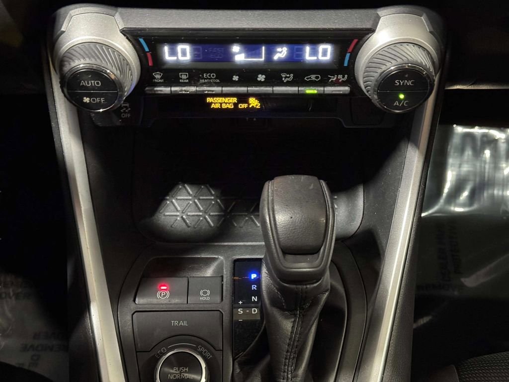 Used 2019 Toyota RAV4 LE image 6