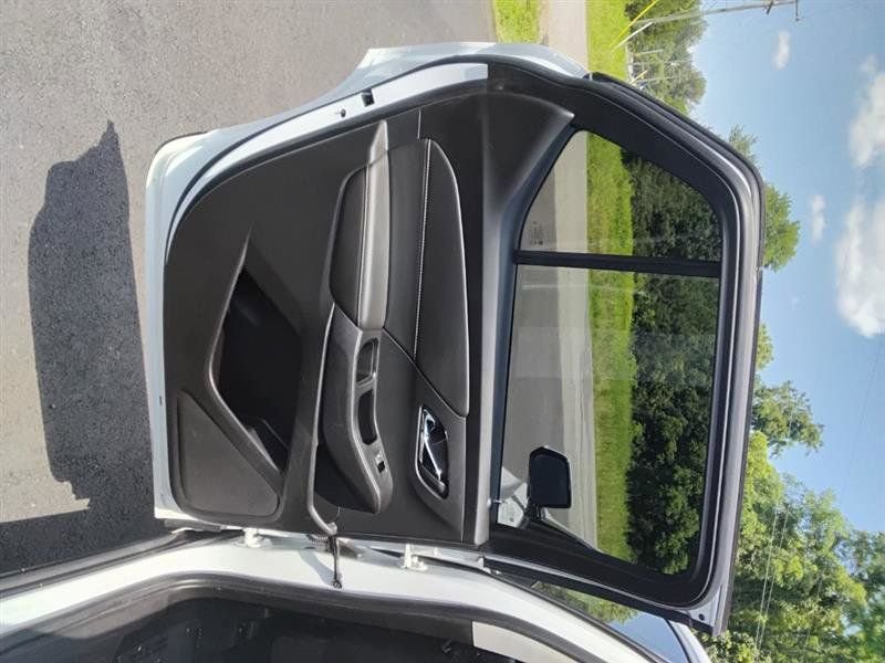 Used 2020 Chevrolet Traverse LT image 32