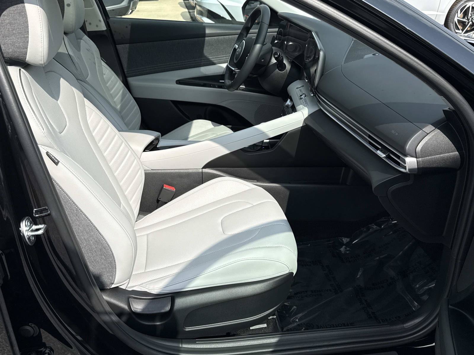 Certified 2026 Hyundai Elantra Limited FWD image 20