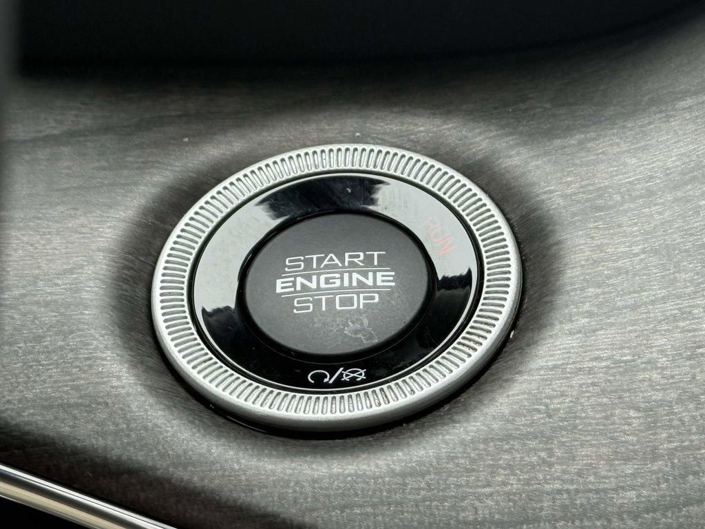 Used 2023 Jeep Grand Cherokee Overland image 22