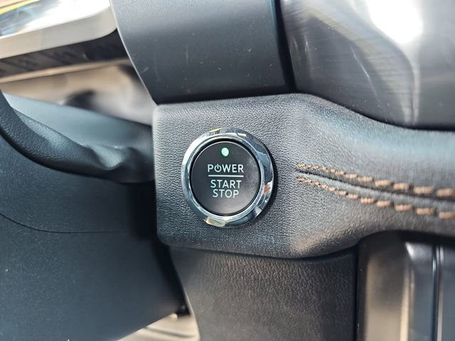 Used 2023 Ford F150 Lightning Lariat image 27