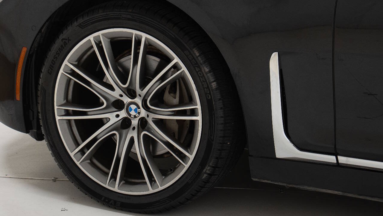 Used 2021 BMW 740i w/ Premium Package RWD image 80
