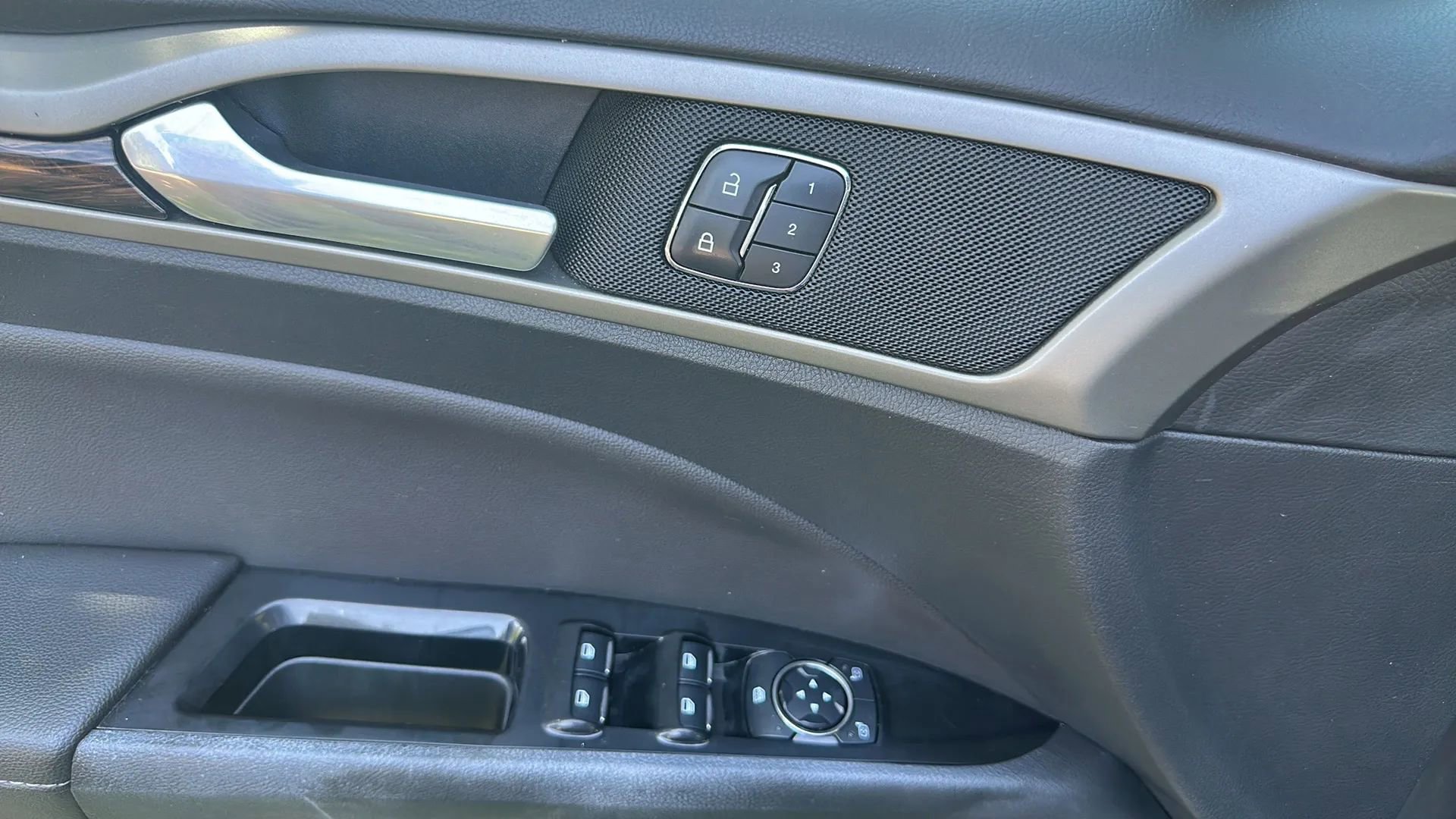 Used 2013 Ford Fusion SE FWD image 42