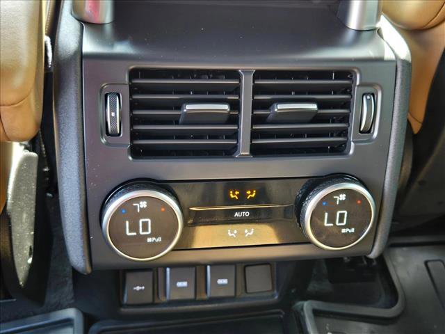 Used 2024 Land Rover Discovery Dynamic SE image 19