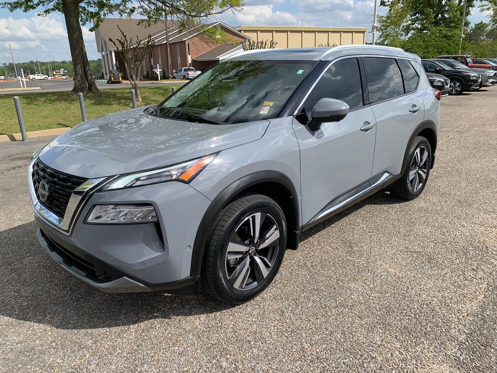 Used 2023 Nissan Rogue SL w/ SL Premium Package FWD image 4