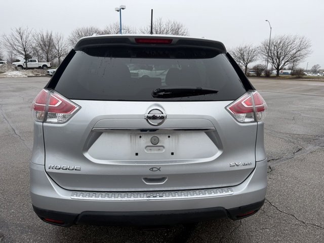Used 2015 Nissan Rogue SV image 4
