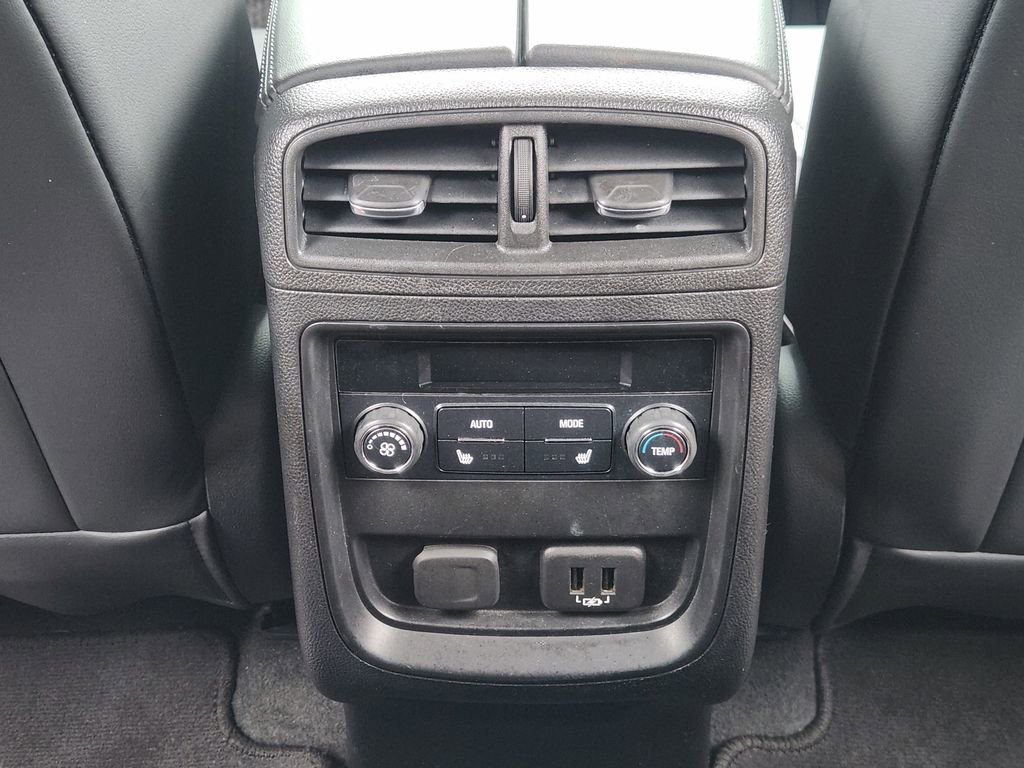 Used 2019 Buick Envision Essence FWD image 31