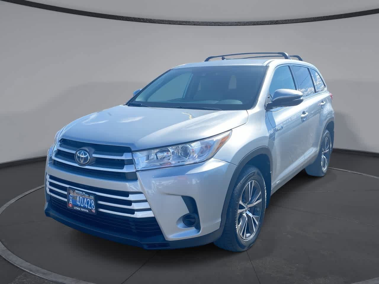 Certified 2019 Toyota Highlander LE AWD/4WD image 1