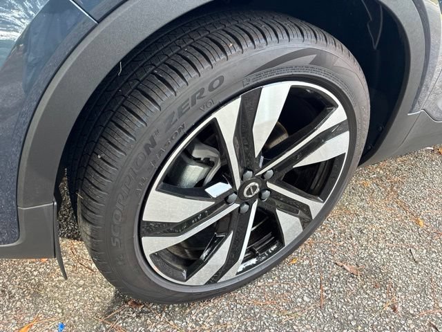 New 2026 Volvo XC40 B5 Ultra w/ Climate Package AWD/4WD image 11