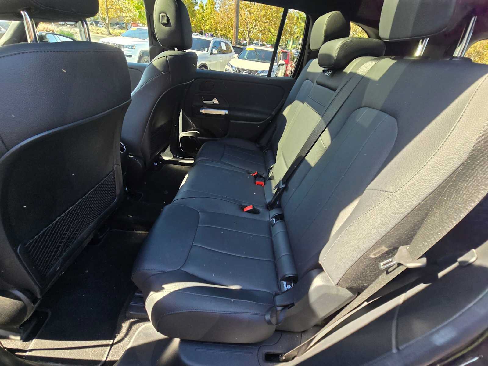 Used 2024 Mercedes-Benz EQB 300 4MATIC image 17