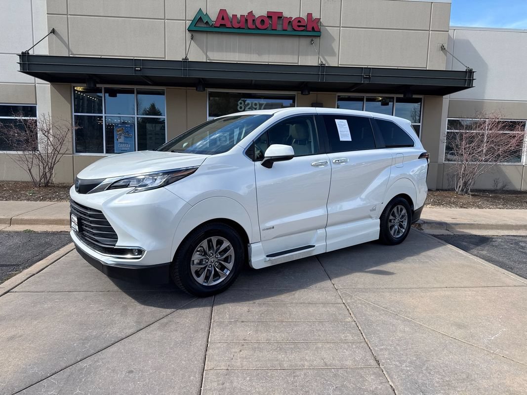 Used 2021 Toyota Sienna XLE AWD/4WD image 7