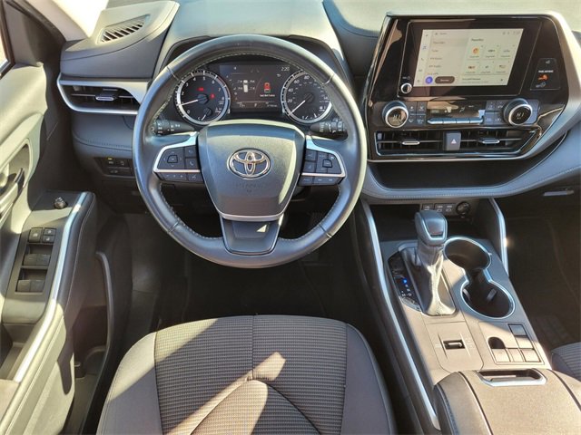 Used 2023 Toyota Highlander LE image 14