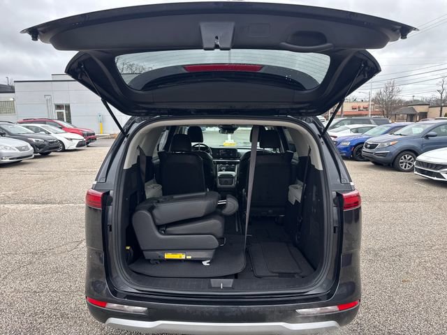 Certified 2024 Kia Carnival LX image 14