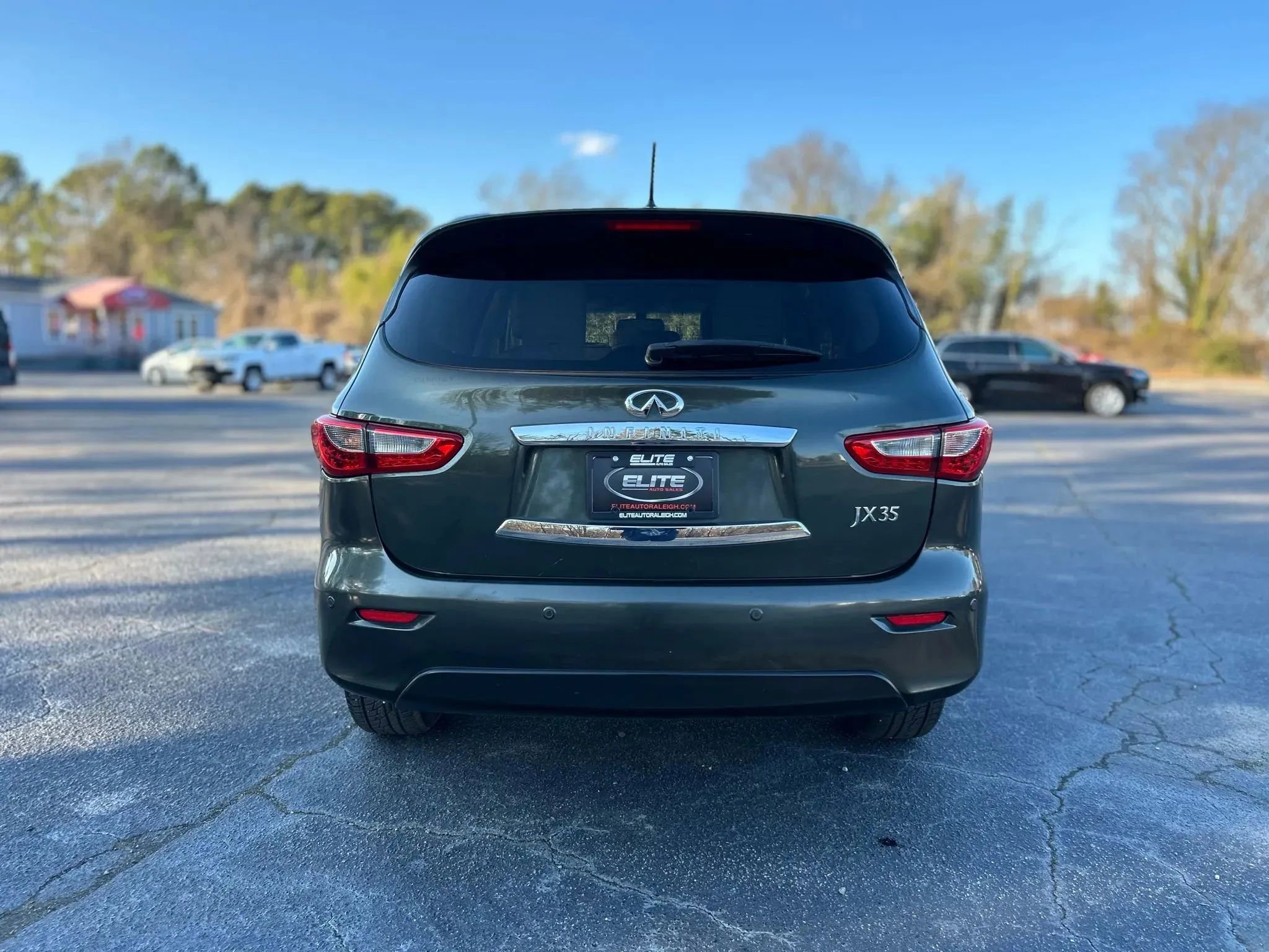 Used 2013 INFINITI JX35 FWD w/ Premium Pkg image 8