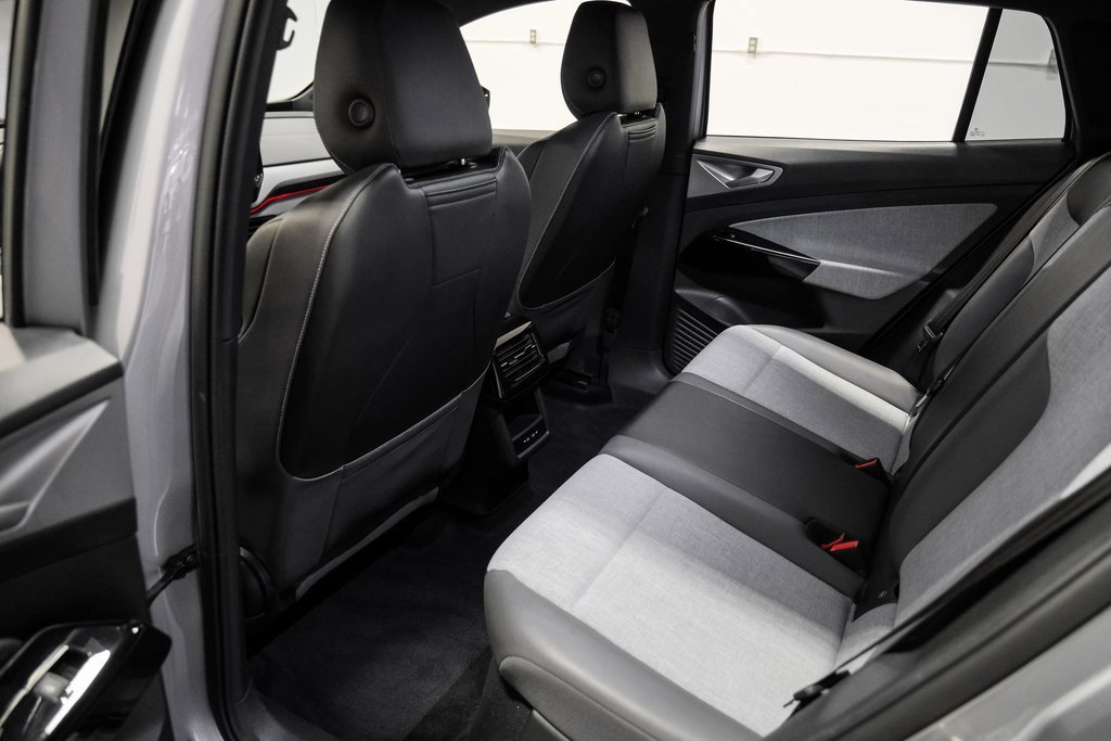 Used 2023 Volkswagen ID.4 Pro image 39