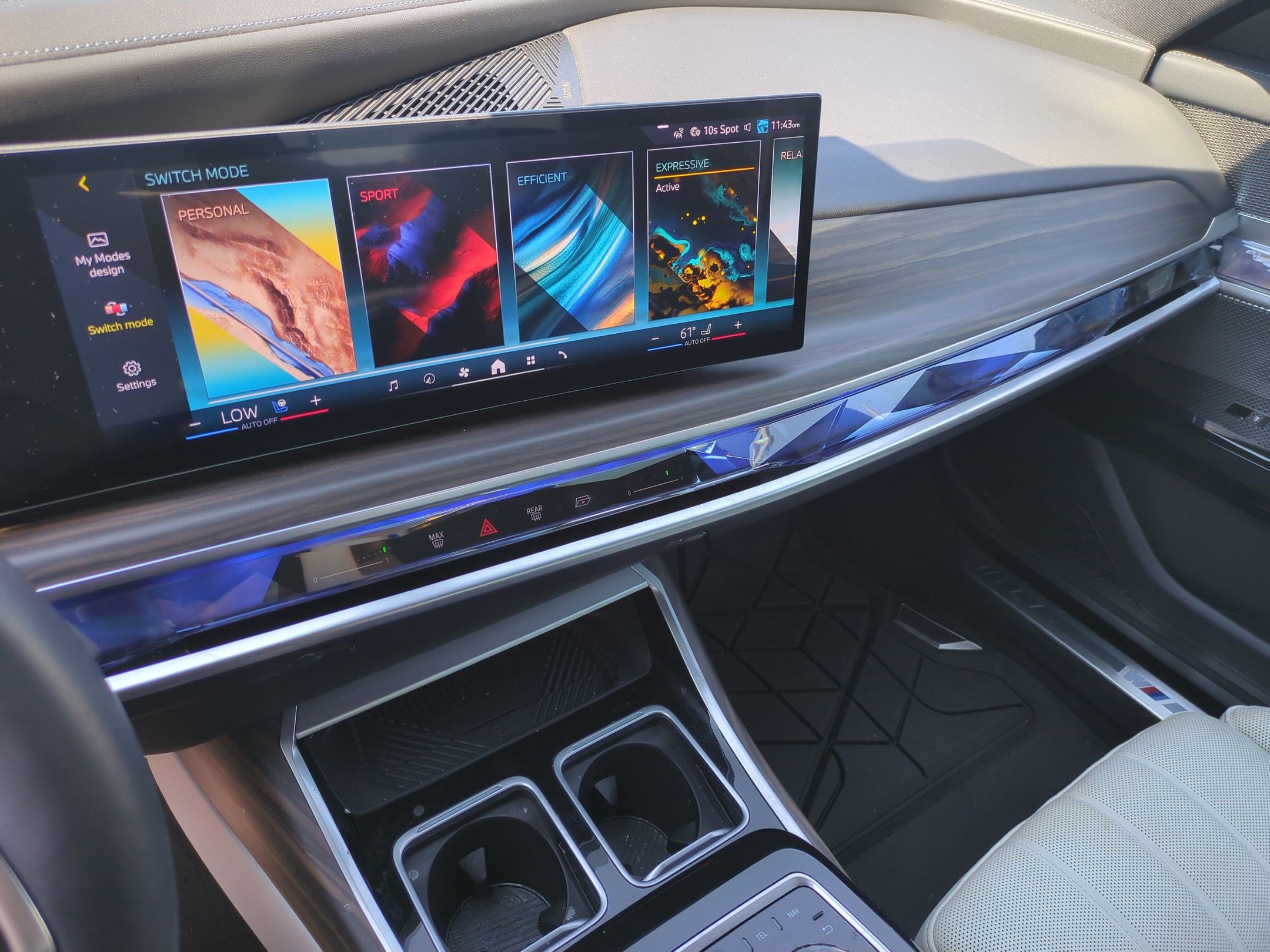 Certified 2025 BMW 740i RWD image 23