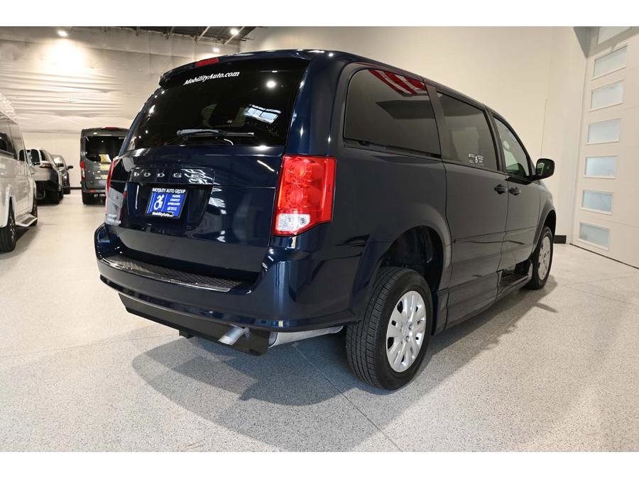 Used 2017 Dodge Grand Caravan SE w/ Power Window Group image 6