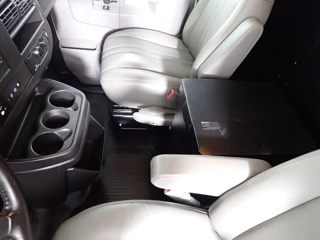 Used 2021 Chevrolet Express 2500 w/ Driver Convenience Package image 28