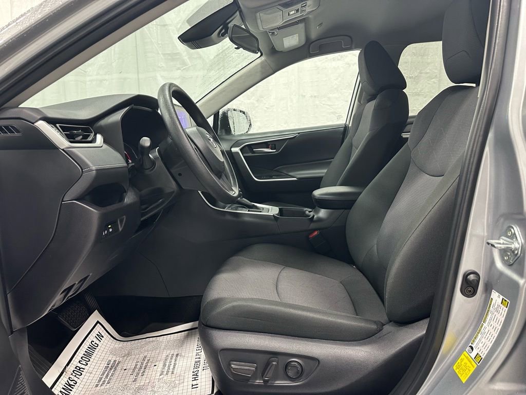 Used 2025 Toyota RAV4 XLE image 14