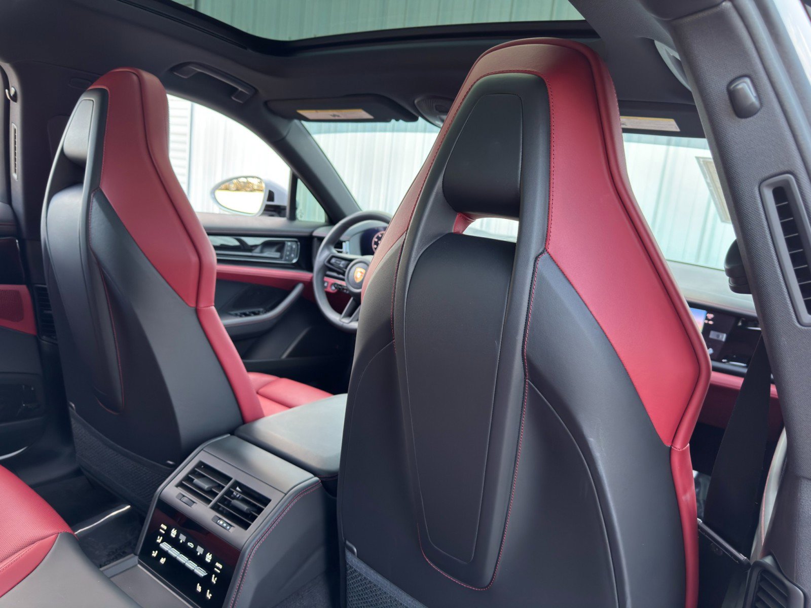 Used 2025 Porsche Panamera 4 w/ Premium Package image 43