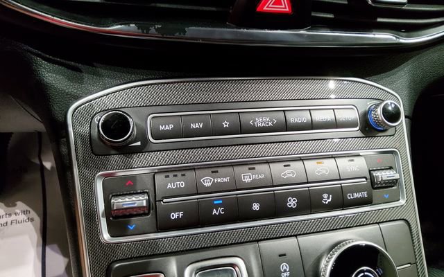Used 2023 Hyundai Santa Fe SEL FWD image 19