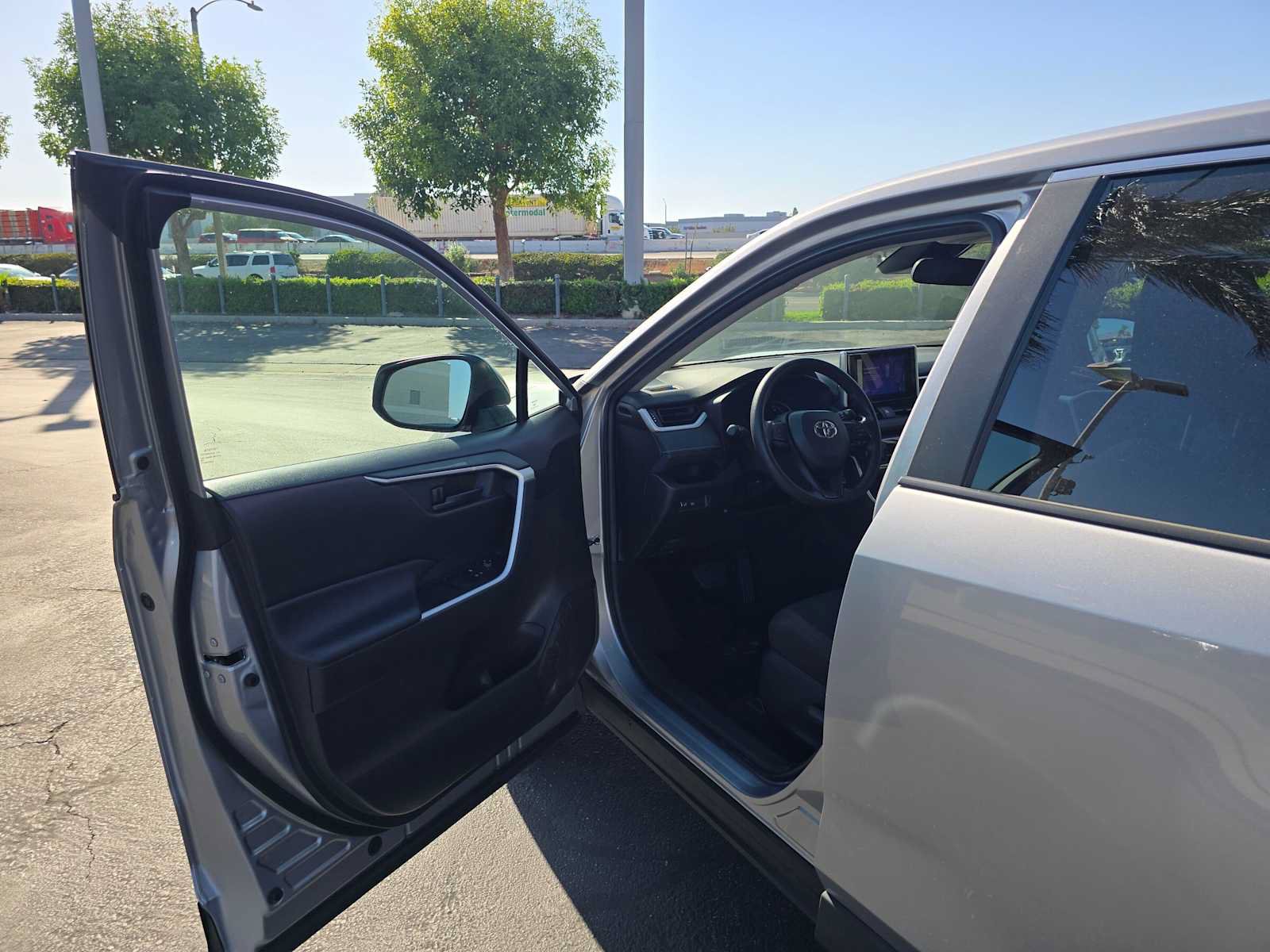 Used 2025 Toyota RAV4 LE FWD image 19