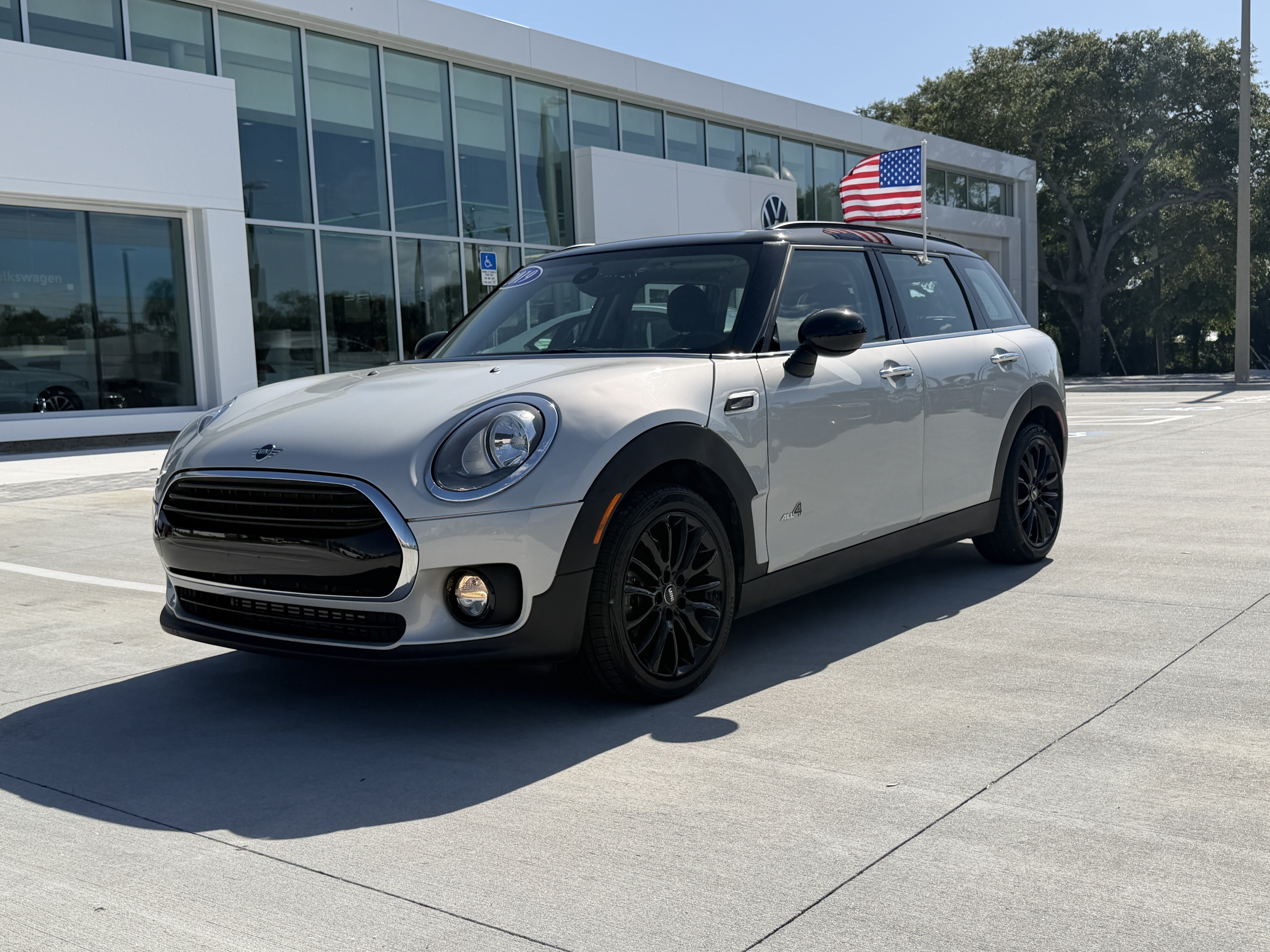 Used 2019 MINI Cooper Clubman ALL4 AWD/4WD image 7