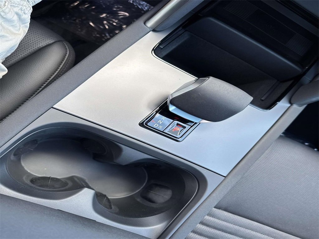 New 2025 Land Rover Discovery Sport S image 25