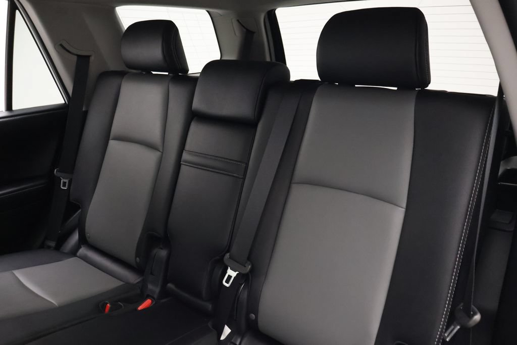 Used 2019 Toyota 4Runner SR5 Premium RWD image 18