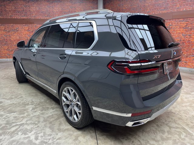 Used 2026 BMW X7 xDrive40i image 3