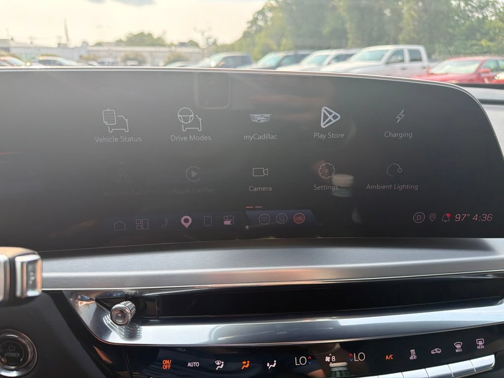 Used 2025 Cadillac Lyriq Luxury w/ LPO, Floor Liner Package AWD/4WD image 23