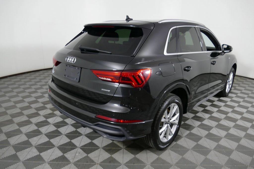 Used 2023 Audi Q3 2.0T Premium image 3