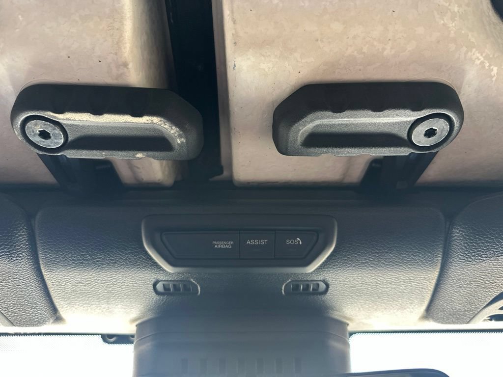 Used 2021 Jeep Wrangler Unlimited Sahara AWD/4WD image 9