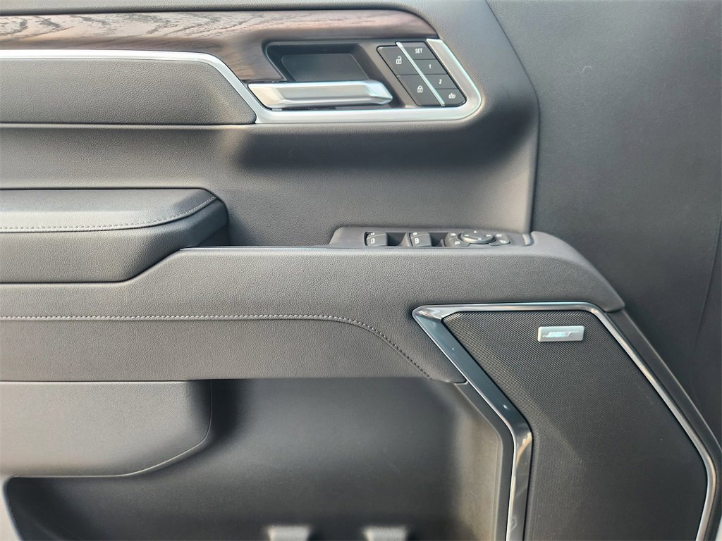 New 2026 GMC Sierra 1500 SLT image 15