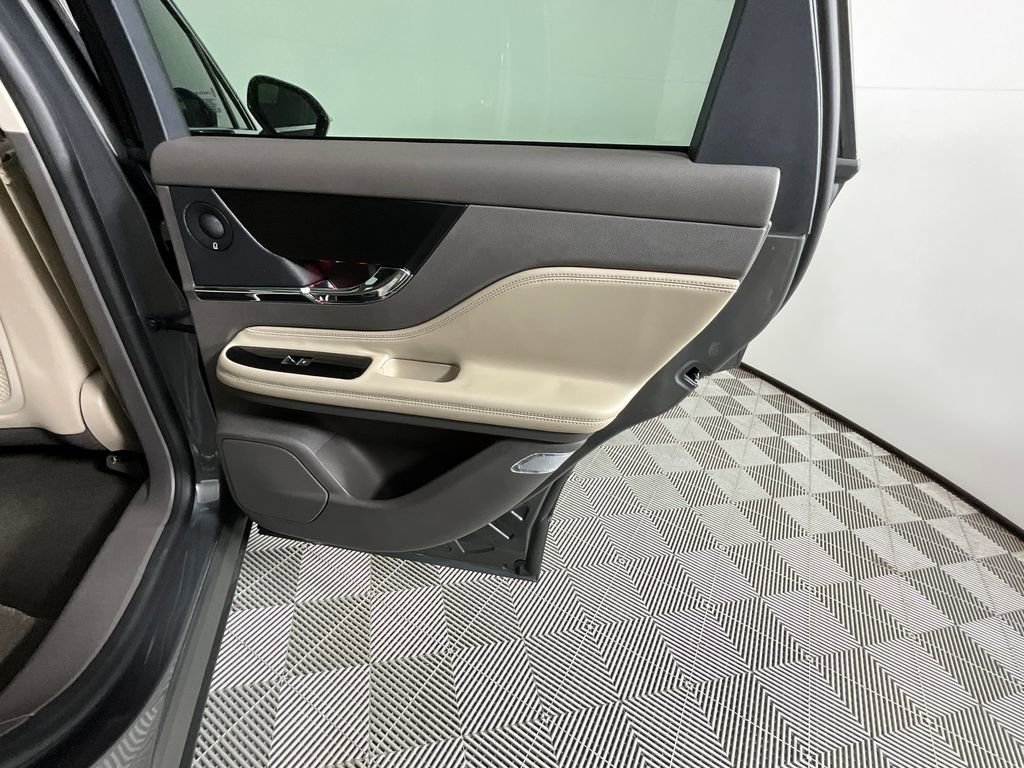 Certified 2022 Lincoln Corsair Reserve w/ Equipment Group 201A image 24