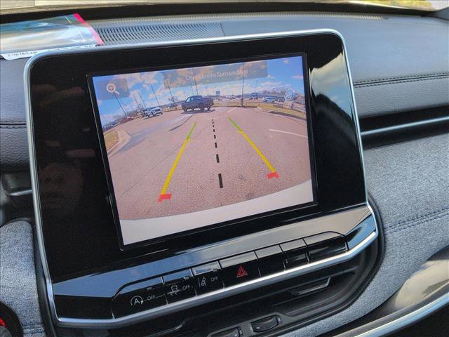 Used 2025 Jeep Compass Latitude image 13