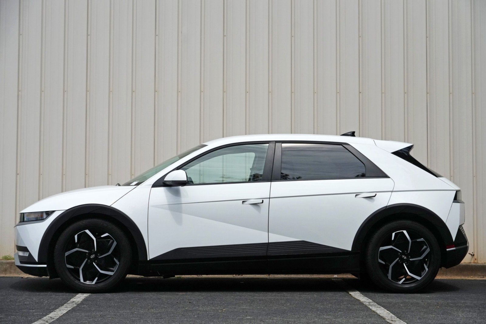 Used 2024 Hyundai Ioniq 5 SE RWD image 8