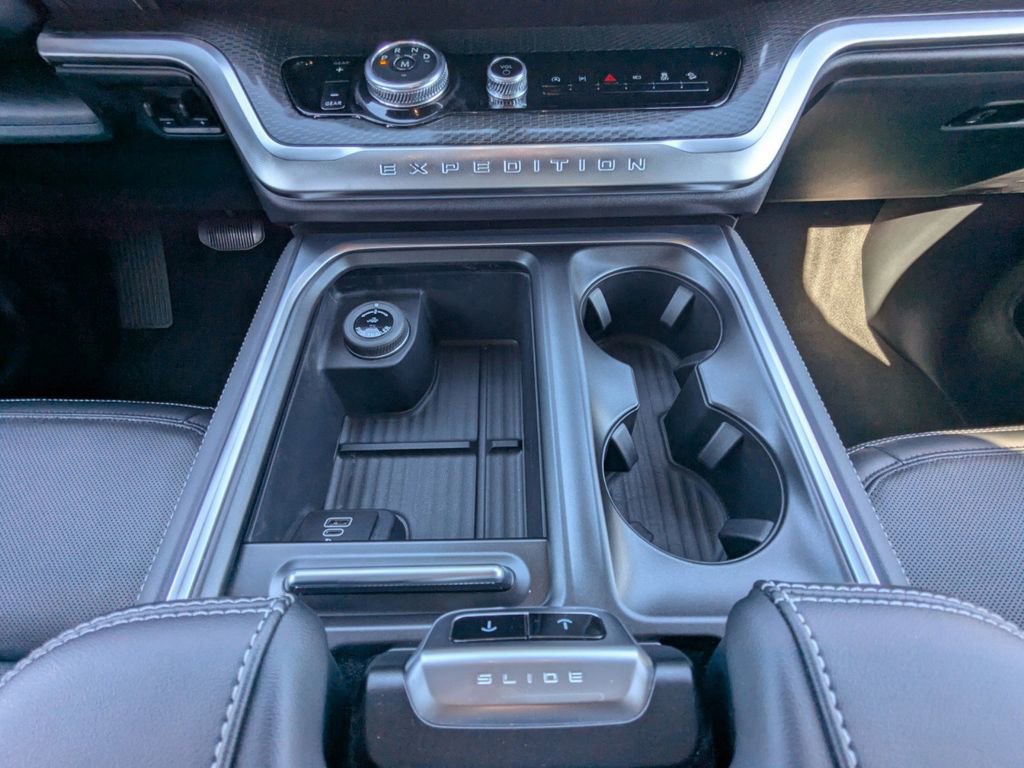 New 2026 Ford Expedition Platinum w/ Stealth Appearance Package image 20